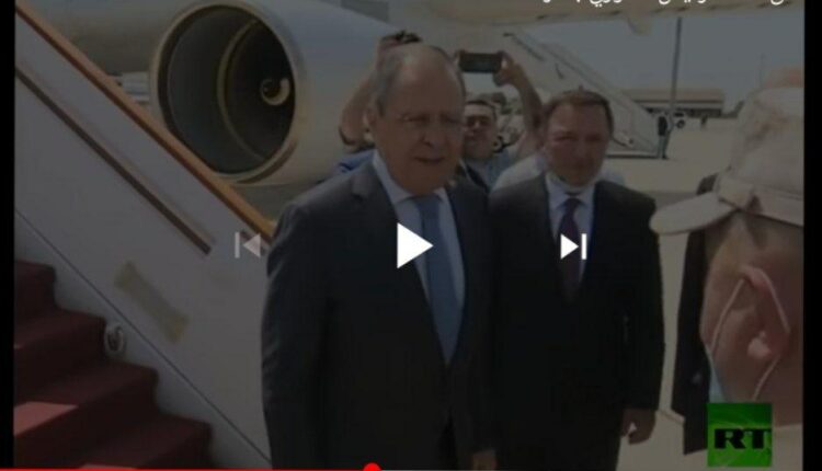 صورة شاهد بالفيديو.. روسيا توجه إهانة غير مسبوقة لمسؤول في نظام الاسد