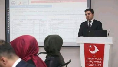 صورة الإجتماع المنتظر.. مدير الهجرة والجوازات التركية يعد السوريين في تركيا بمفاجأة سارة
