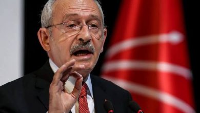 صورة يبدو أن زعيم المعارضة التركية قد عزم على إعلان الحـ.ـرب مع السوريين في البلاد وأول تحرك رسمي له