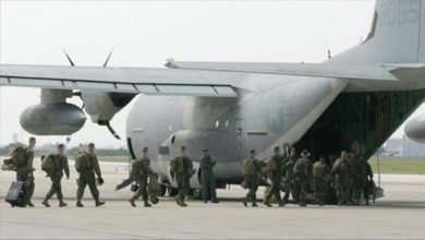 صورة الرئيس والكونغرس يوجهون الأوامر للجيش الأمريكي بالتحرك نحو سوريا لتنفيذ المهمة