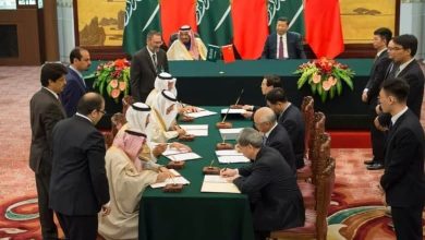 صورة ما الأسباب التي دفعت السعودية والصين للبحث عن عملة بديلة عن الدولار في التعاملات النفطية؟