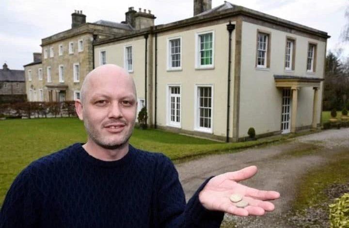 صورة حيلة عبقرية .. بريطاني يشتري منزلاً بـ 550 ألف دولار ويبيعه بـ 2.5 دولار ليكسب مبلغاً لايصدق..شاهد