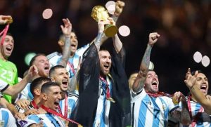 خطأ تحكيمي يهدد الأرجنتين حاملة لقب كأس العالم 2022