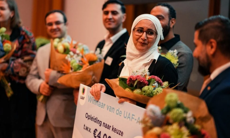 إمرأة سورية تفوز بجائزة مرموقة بالرغم من تقدمها بالعمر 