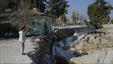 زلزال تركيا وسوريا يتسبب في قسم قرية تركية لنصفين