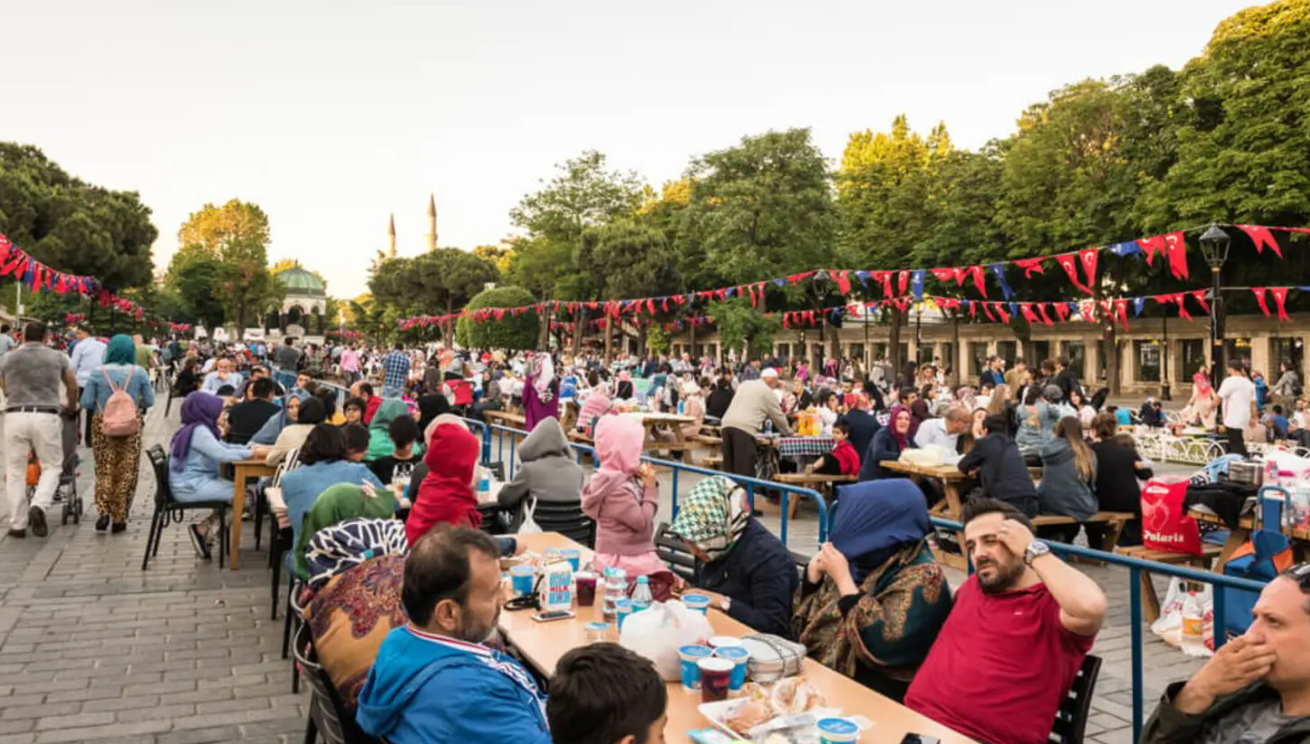 طقوس شهر رمضان في تركيا.. أجوائه وعادات استقباله ووداعه